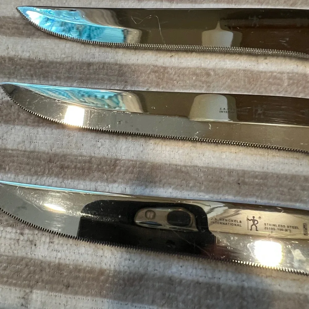 J.A. Henckels International 8 Piece Steak Knife Set 35195-100 Stainless Steel